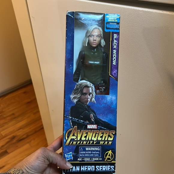 Marvel Infinity War Titan Hero Series Black Widow - Picture 4 of 4